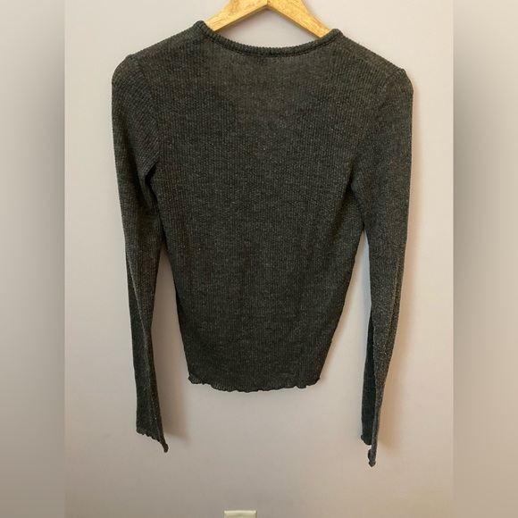 Grey knit long sleeve - Picture 3 of 3